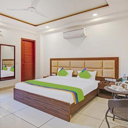 Treebo Aviraj Inn Noida Dış mekan fotoğraf