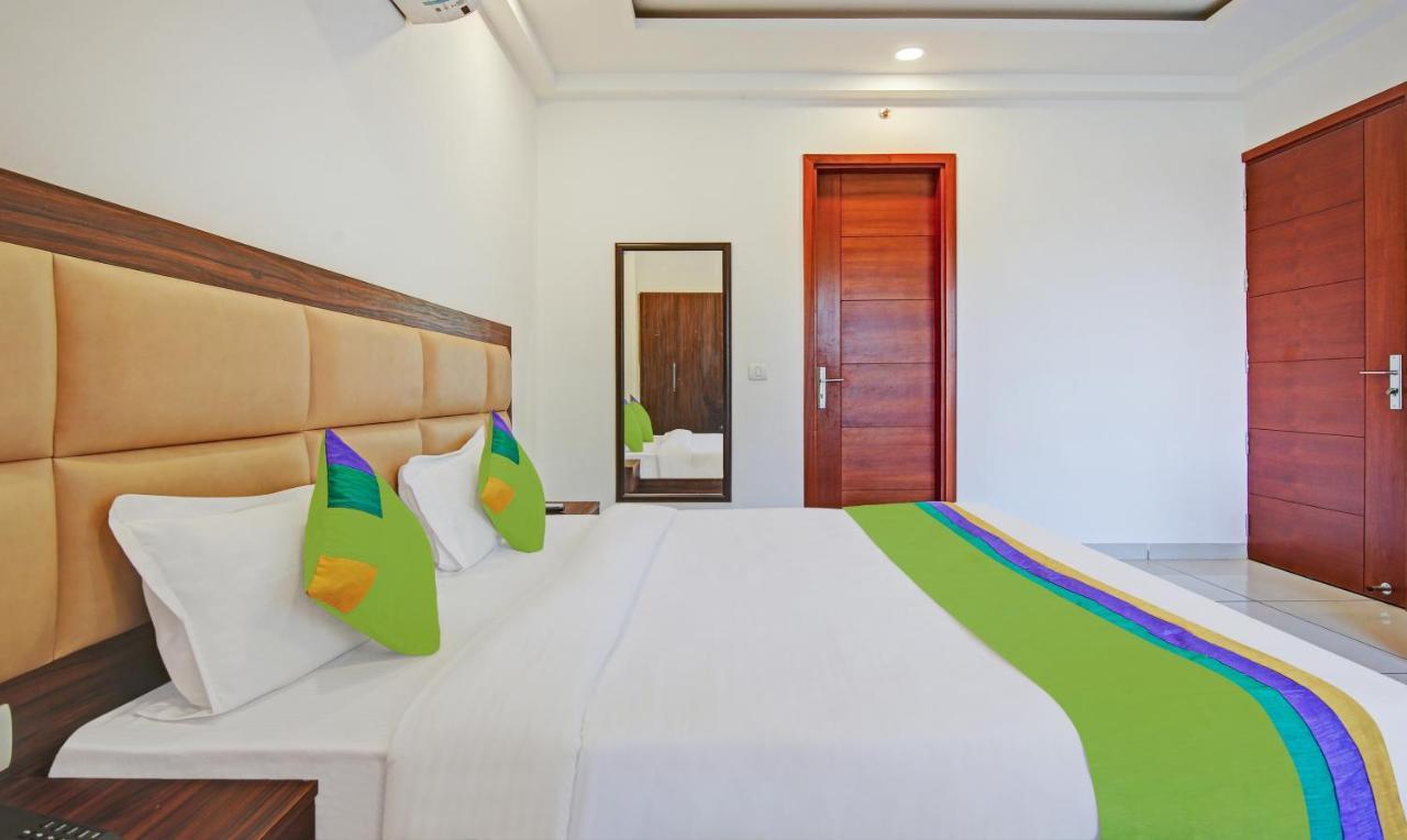 Treebo Aviraj Inn Noida Dış mekan fotoğraf