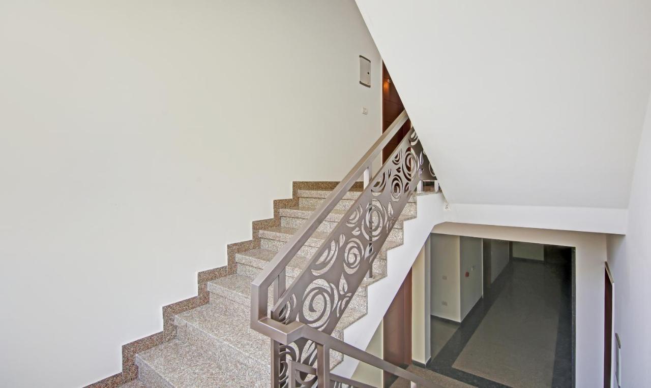 Treebo Aviraj Inn Noida Dış mekan fotoğraf